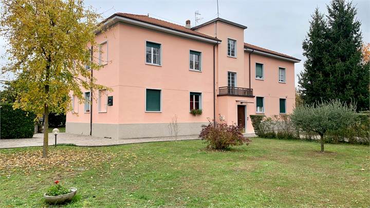 Quadrilocale con giardino